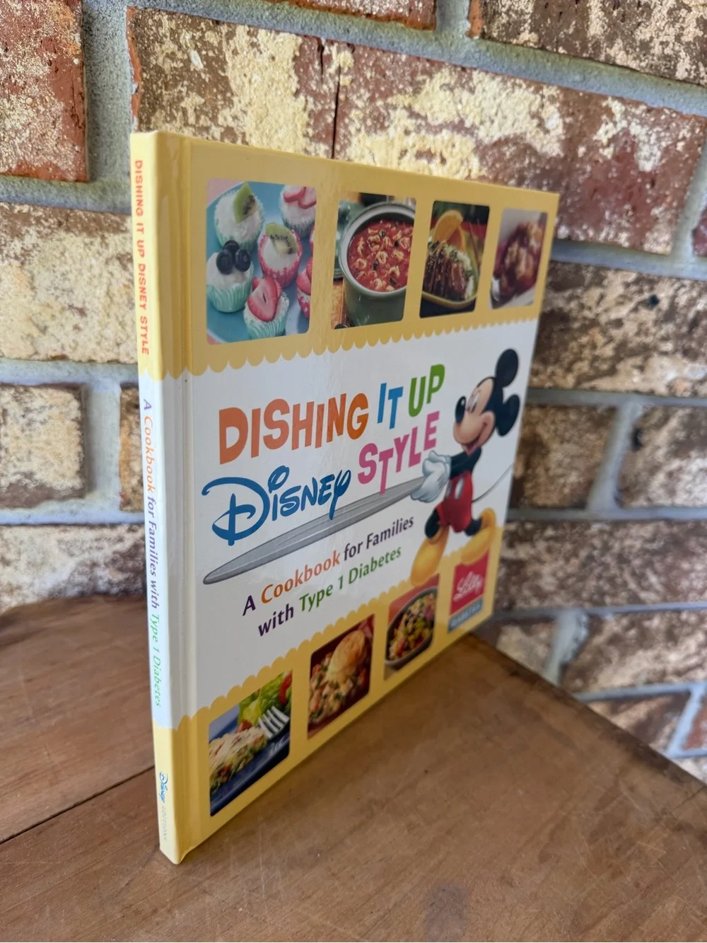 Dishing It Up Disney Style Recipes Type 1 Diabetes 2011 Hardcover Excellent!